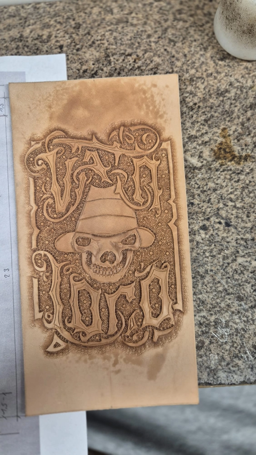 Da Leder Klopfa - Entwurf gezeichnet nach Abstimmung mit Kunden.